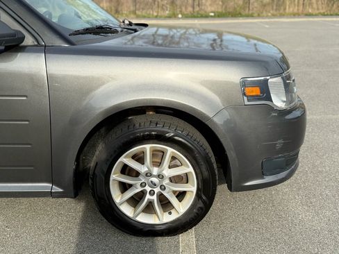 Used 2018 Ford Flex SE image 12