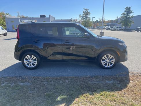 Used 2020 Kia Soul LX image 5