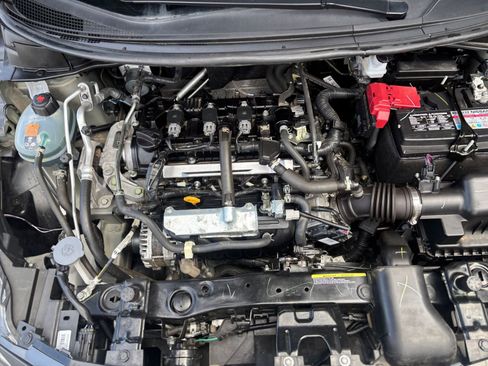 Used 2025 Nissan Versa SV FWD image 30