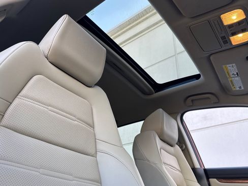 Used 2018 Honda CR-V Touring image 25