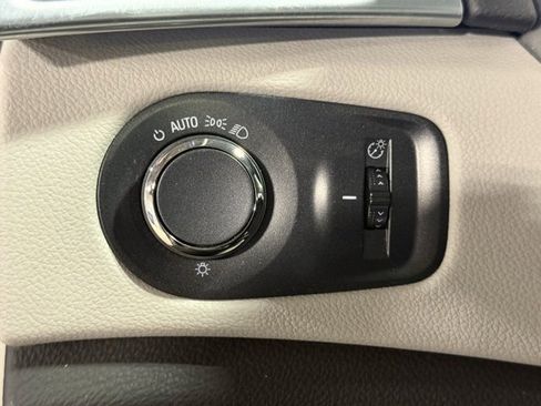 Used 2016 Cadillac SRX Luxury image 15