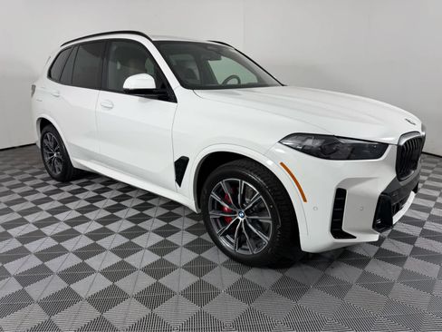 New 2026 BMW X5 xDrive40i w/ M Sport Package AWD/4WD image 1