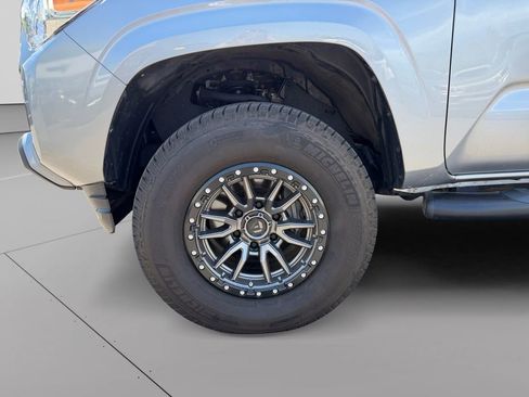 Used 2021 Toyota Tacoma 4x4 Double Cab image 9