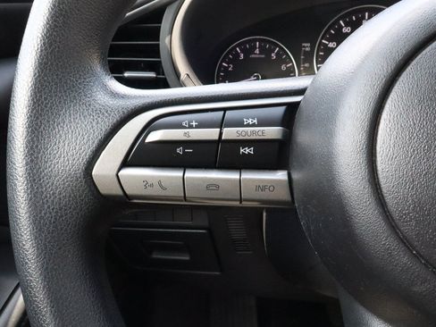 Used 2022 MAZDA MAZDA3 Sedan FWD image 23