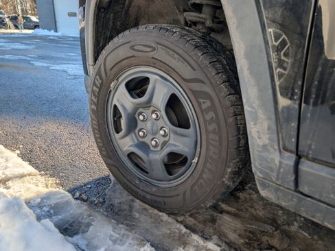 Used 2021 Jeep Compass Sport image 12