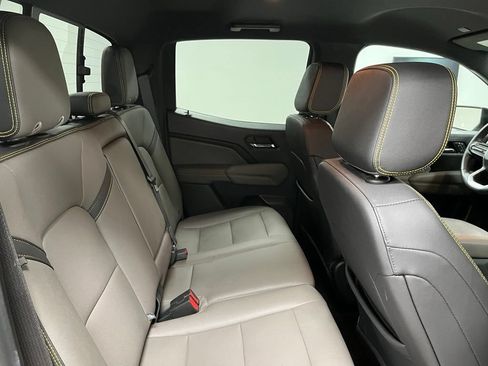 Used 2023 Chevrolet Colorado ZR2 w/ ZR2 Convenience Package III AWD/4WD image 51