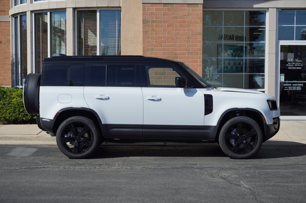 New 2026 Land Rover Defender 110 S AWD/4WD image 7