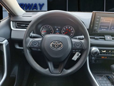 Used 2021 Toyota RAV4 LE AWD/4WD image 13