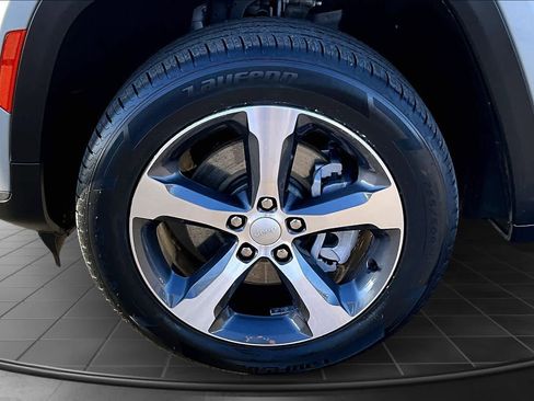 Used 2023 Jeep Grand Cherokee L Limited image 8