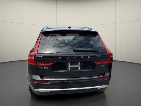 Used 2023 Volvo XC60 B5 Ultimate w/ Climate Package FWD image 6