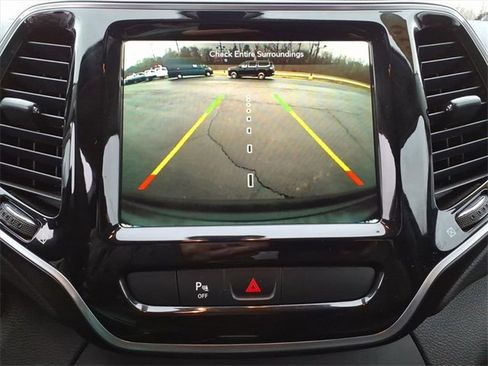 Used 2019 Jeep Cherokee Limited image 22