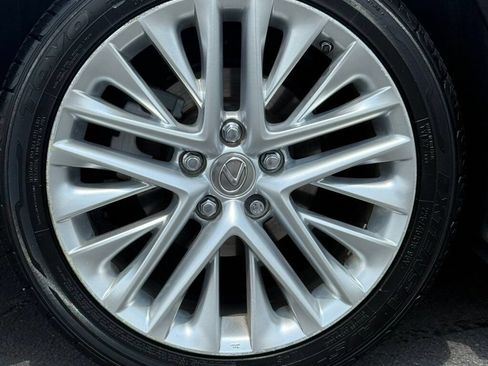 Used 2014 Lexus ES 350 w/ Ultra Luxury Package FWD image 44