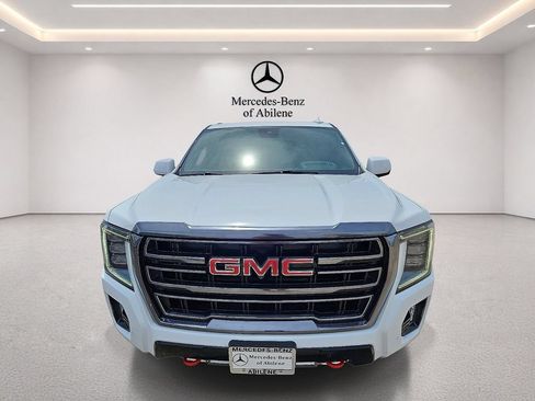 Used 2024 GMC Yukon XL AT4 w/ Technology Package AWD/4WD image 12