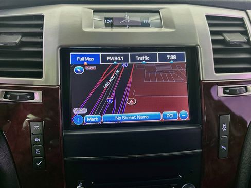 Used 2014 Cadillac Escalade Luxury RWD image 22