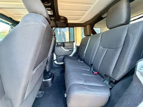 Used 2016 Jeep Wrangler Unlimited Sport w/ Quick Order Package 24S AWD/4WD image 31