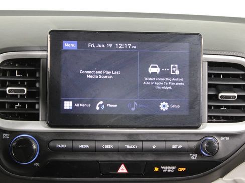 Certified 2022 Hyundai Venue SEL FWD image 9