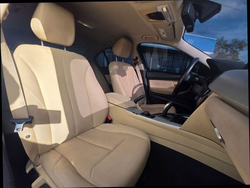 Used 2018 BMW 320i Sedan image 11