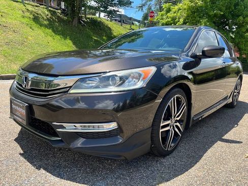 Used 2016 Honda Accord Sport image 29