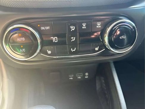 Used 2023 Chevrolet TrailBlazer LT w/ Convenience Package FWD image 14