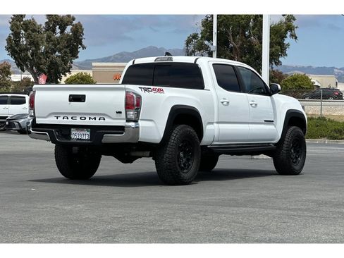 Used 2023 Toyota Tacoma TRD Off-Road AWD/4WD image 4