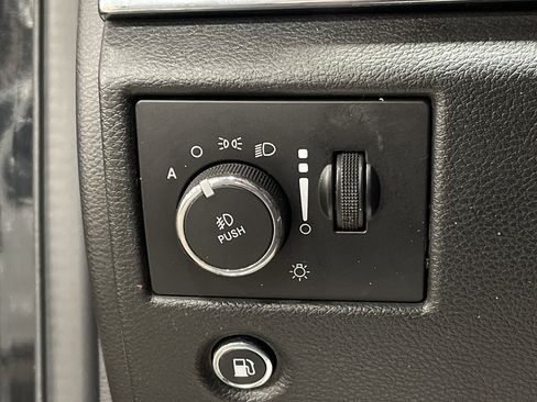 Used 2022 Jeep Grand Cherokee Limited w/ Tech Group image 21