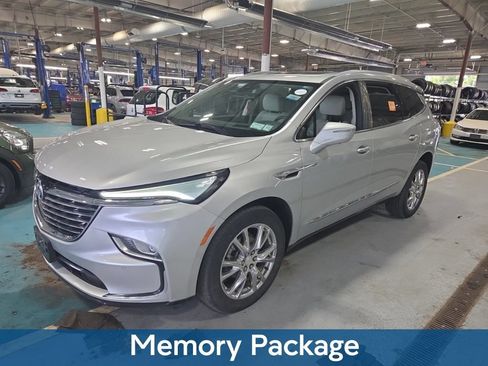 Used 2022 Buick Enclave Premium w/ Experience Buick Package AWD/4WD image 7