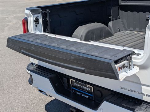 Certified 2024 GMC Sierra 1500 Denali w/ Denali Reserve Package AWD/4WD image 32
