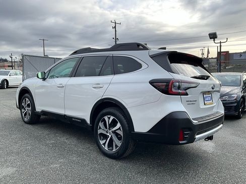 Certified 2022 Subaru Outback Limited image 5