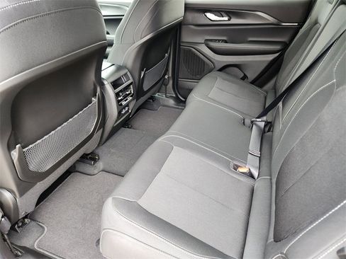 New 2025 Jeep Grand Cherokee Laredo w/ Luxury Tech Group I image 19