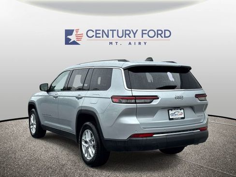 Used 2023 Jeep Grand Cherokee L Laredo RWD image 4