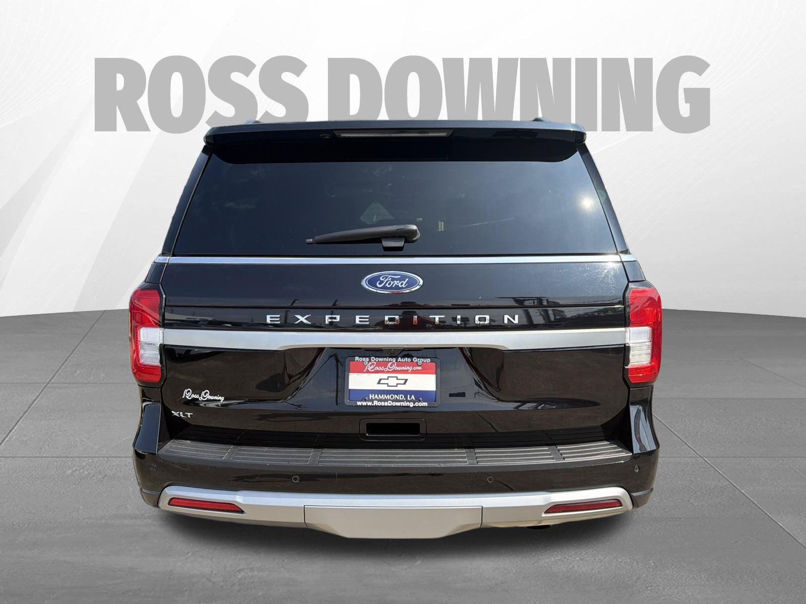 Used 2024 Ford Expedition XLT AWD/4WD image 5