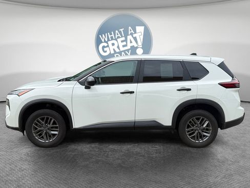 Used 2024 Nissan Rogue S AWD/4WD image 7