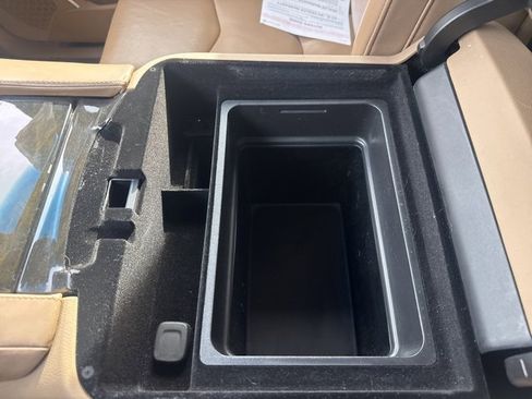 Used 2019 Cadillac Escalade ESV Platinum image 31