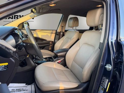 Used 2018 Hyundai Santa Fe SE FWD image 16