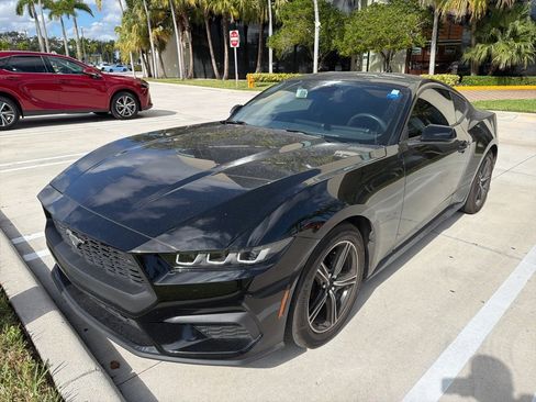 Used 2024 Ford Mustang Coupe image 7