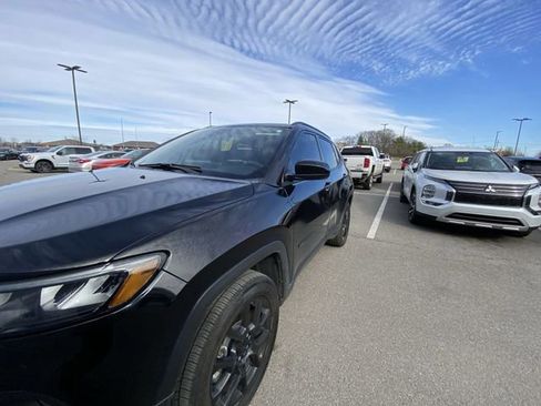 Used 2023 Jeep Compass Altitude w/ Sun and Sound Group image 2