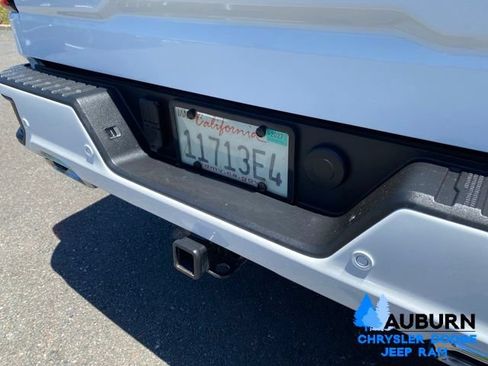 Used 2025 GMC Sierra 1500 AT4 w/ AT4 Premium Package AWD/4WD image 12