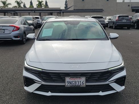 Certified 2025 Hyundai Elantra SEL FWD image 6