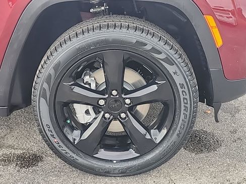 New 2025 Jeep Grand Cherokee Limited image 24