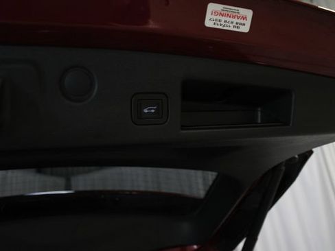 Used 2018 Chevrolet Equinox LT FWD image 31