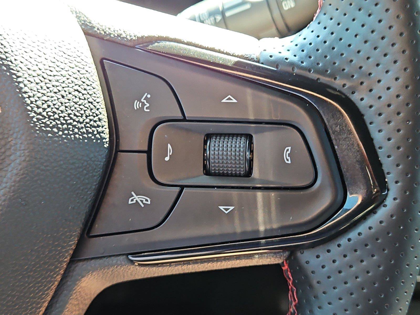 Used 2025 Chevrolet TrailBlazer RS w/ Convenience Package FWD image 23