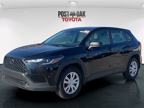 Used 2023 Toyota Corolla Cross L image 3