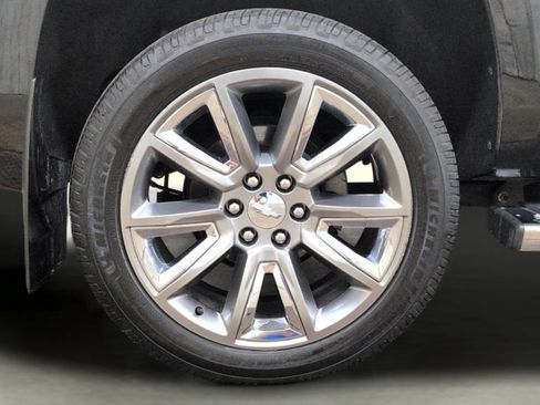 Used 2017 Chevrolet Tahoe LT w/ LT Signature Package AWD/4WD image 29