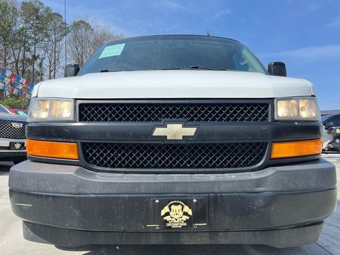 Used 2020 Chevrolet Express 2500 w/ Safety Package RWD image 2