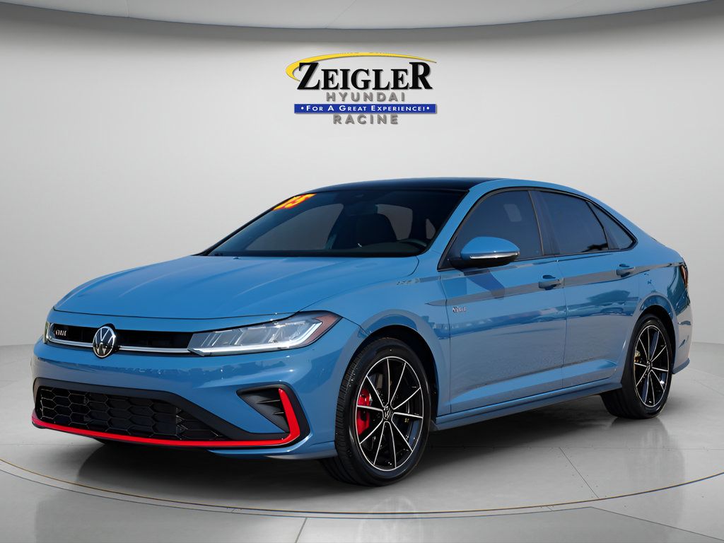 Used 2025 Volkswagen Jetta GLI Autobahn FWD image 3