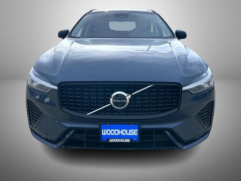 Used 2023 Volvo XC60 B5 Plus AWD/4WD image 2