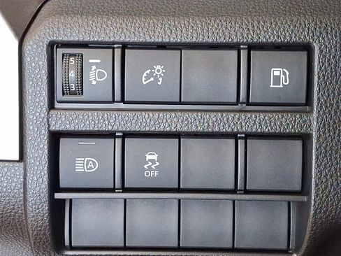 Used 2025 Toyota 4Runner SR5 AWD/4WD image 23