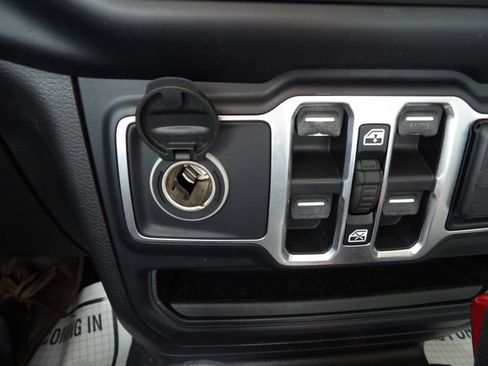 Used 2019 Jeep Wrangler Unlimited Sport S AWD/4WD image 23