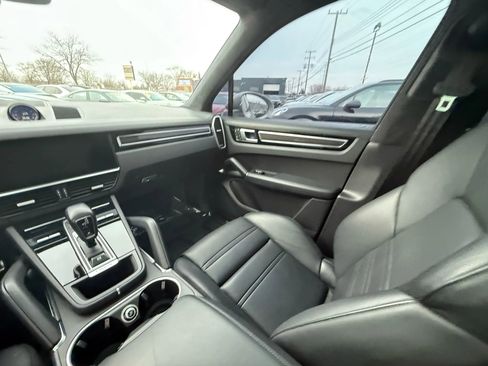 Used 2023 Porsche Cayenne Turbo w/ Premium Package Plus image 25
