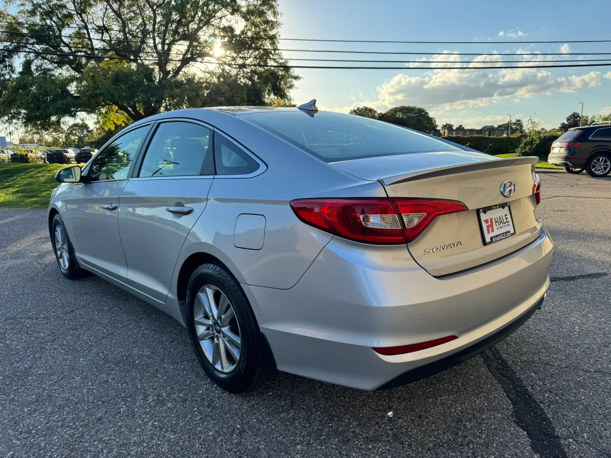 Used 2017 Hyundai Sonata SE w/ Winter Weather Package FWD image 7